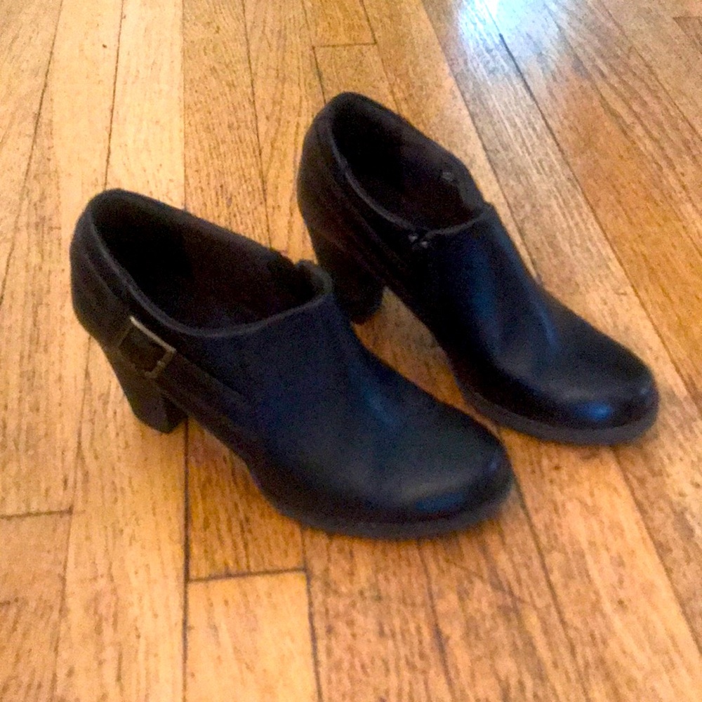 Clarks black heeled booties